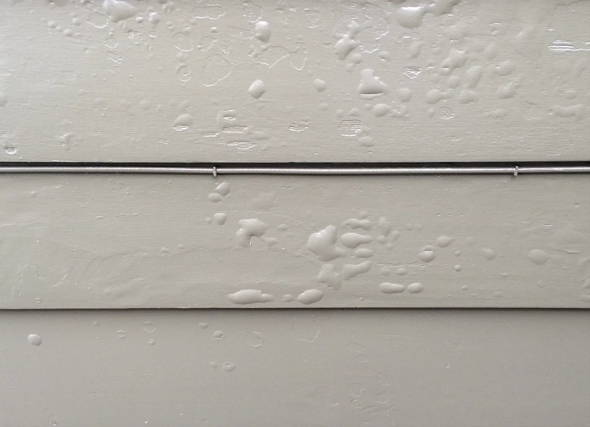 Bubbles Under Paint from Humidity: Causes, Warning Signs, and How to Stop Paint Blistering Indoors