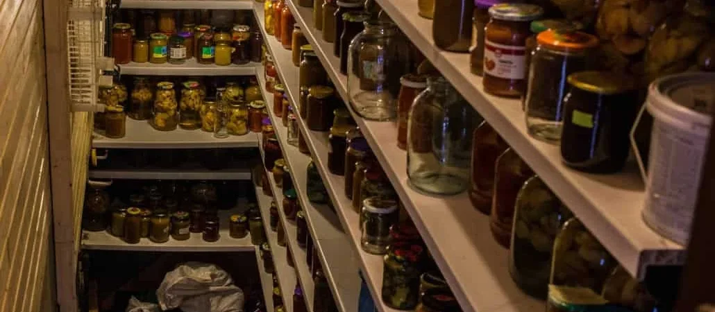 Mold Smell in Storage Rooms: Why It Happens Without Visible Growth