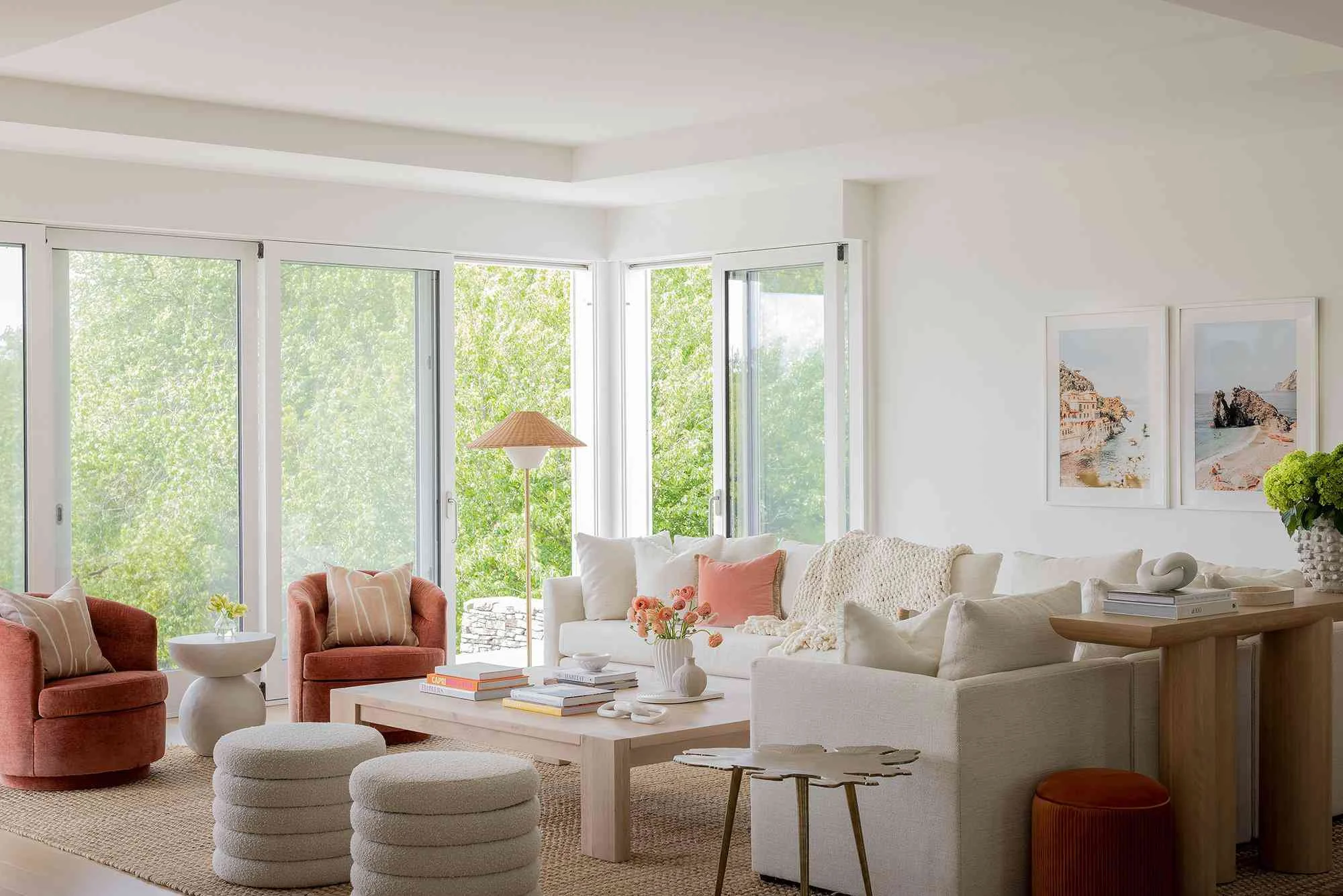 Indoor Humidity Changes Between Rooms: Causes, Signs and Practical Solutions