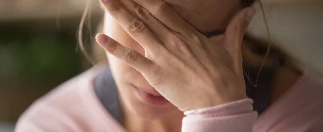 Can Mold Cause Headaches Without Allergies? The Non-Allergic Truth About Mold-Induced Pain